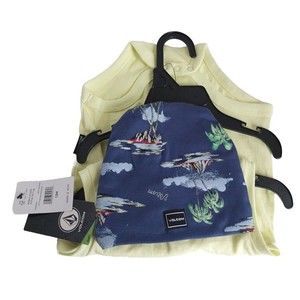 Volcom Boys 2 Piece Set 12 Months Baby Tropical Romper And Beanie NWT And Hanger